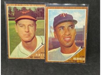 1962 TOPPS DICK HALL AND JOSE VALDIVIELSO
