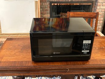 Westinghouse 1000 Watt Microwave Oven With Turntable (pickup Only)