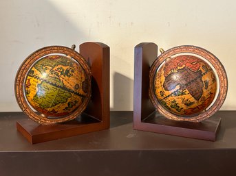Vintage Old World Terrestrial Zodiac Wooden Rotating Globe Bookends Made In Italy