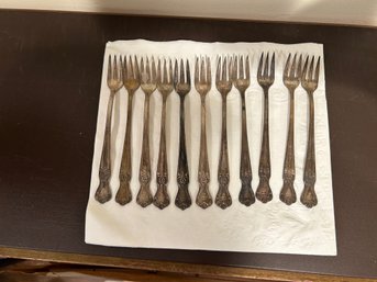 11 SEAFOOD FORKS Vintage OLD COMPANY Silverplate SIGNATURE Pattern 'F'