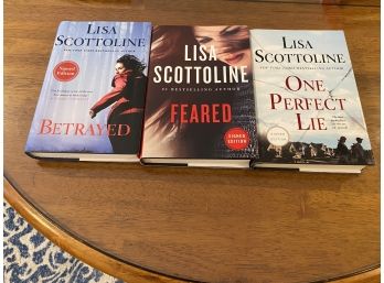 Lisa Scottoline Signed First Edition Book Lot