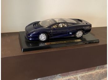 Maisto Special Edition 1992 Jaguar XJ220 1:18 Scale Diecast Car Box Midnight Blue