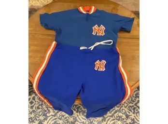 NY Knicks Shirt And Sweat Pants - Large