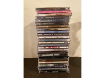 Large Lot Of CDs Of Female Performers