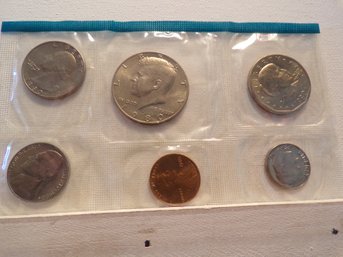 1980 Uncirculated Coin Set P & D Mint & 1-S Mint SBA Dollar (13 Coins) Brilliant Uncirculated