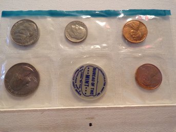 1969 P & D Mint Uncirculated Set & 2-S Mint Coins, Penny & Nickel (2 Tokens & 10 Coins W/40 Silver Half) BU