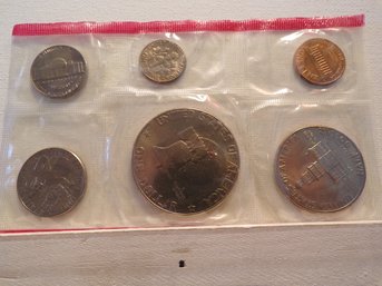 1975 P & D Mint Uncirculated Set (12 Coins Quarter, Half & Dollar Bicentennial) Brilliant Uncirculated OGP