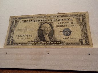 (2) Two 1935F $1 (One Dollar Blue Seal) Silver Certificate