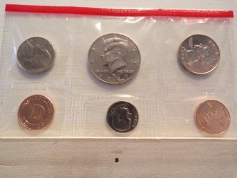 1997 P & D Mint Uncirculated Set (10 Coins & 2 Tokens)