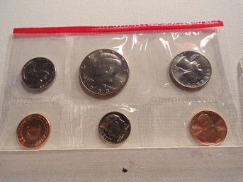 1988 P & D Mint Uncirculated Set (10 Coins & 2 Tokens)