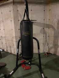 Everlast Dual Bag Stand Power Core 100 Pound Heavy Bag And Speed Bag