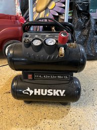 Husky Stacked Wheeled Air Compressor 4 Gallon 155 Psi Tested Works