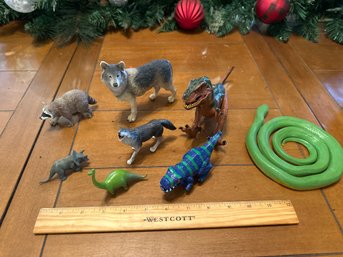 Kids Toy Lot Of Animals And Dinosaurs See Photos