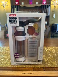New In Box Good Grips Cookie Press With Disk Storage Case