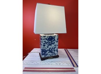 Like New Ralph Lauren Blue And White Dragon Porcelain Table Accent Lamp