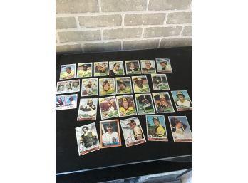 Lot Of 25 Vintage Baseball Cards