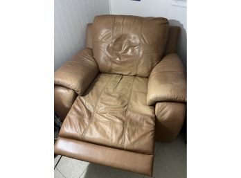 Raymour & Flanigan Oversized Leather Recliner Chair Natural/beige See Photos