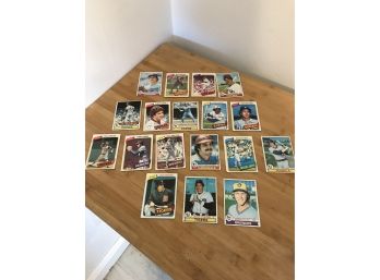 Lot Of 18 Topps Baseball Cards