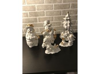 5 Pc. Pretty White And Gold Ceramic Snow Family Christmas Decorations