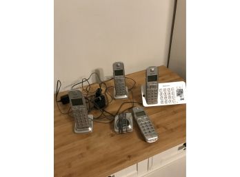 Set Of 4 Panasonic Cordless Phones With Answering Machine And Bluetooth