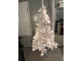 6.5 Ft White Pre Lit Madison Pine Christmas Tree 300 Lights