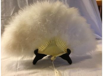 Vintage 20 Inch White Feather Fan