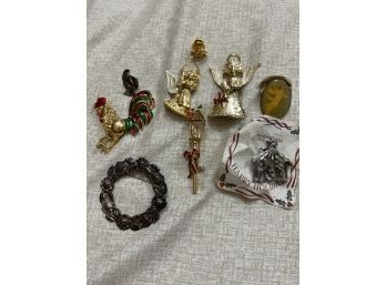 Lot Of Christmas Angels Gold Silver Red Green Pins See All Photos