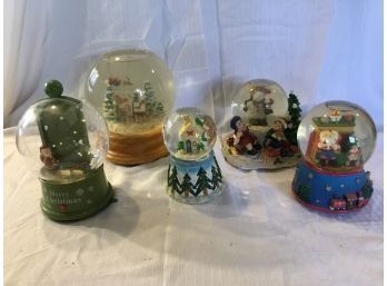 Lot Of 5 Christmas Snow Globes
