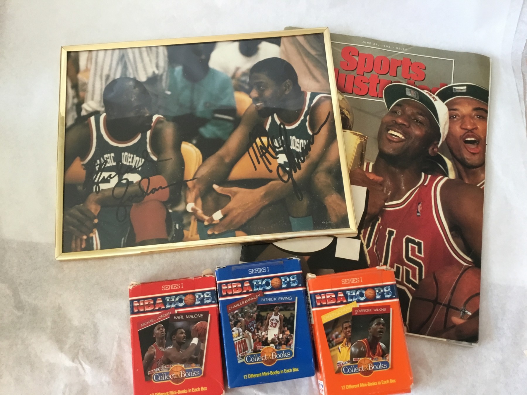 NBA Lot Michael Jordan Sports Illustrated, Signed Photo & 3 Hoops ...