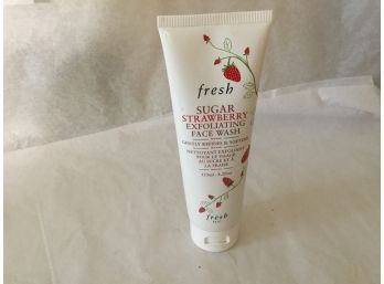 Fresh Sugar Strawberry Exfoliating Face Wash 4.2 Oz New