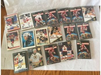 18 Packs Hockey Cards See Photos 1992 & 1993 NHL & WJC
