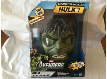 Marvel Avengers Hulk Light Up Mask Glowing Eyes