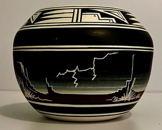 UTE Mountain Art Tribal Pottery Vase