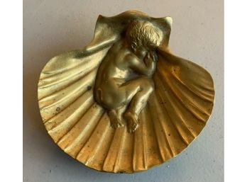 ANTIQUE BABY IN SHELL BRONZE TRAY 5 3/4”