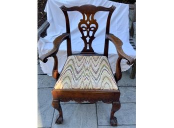 ANTIQUE MAHOGANY CHIPPENDALE ARM CHAIR