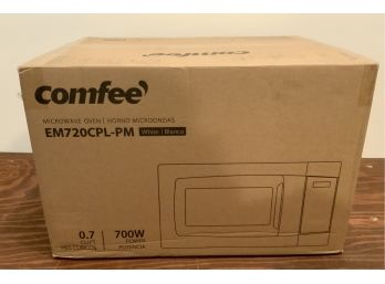 COMFEE' MICROWAVE OVEN EM720CPL-PM COUNTERTOP .7 CUBIC FT 700 W WHITE- WE CAN SHIP!