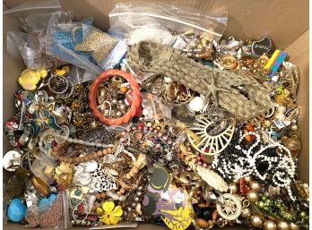 HUGE COSTUME JEWELRY LOT 4- WE CAN SHIP!