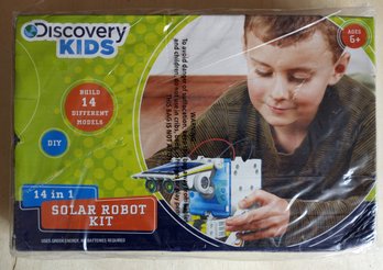 1 New In Shrinkwrap Discovery Kids Solor Robot Kit