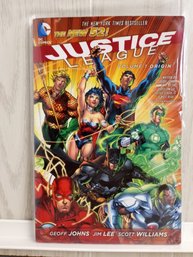 1 DC Comic: Justice League, Vol. 1 Origin