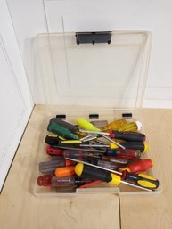 Big Bunch Of Screwdrivers. Many Different Brands, Types And Sizes. Case Included. See Pictures.