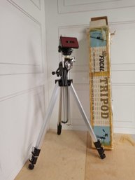 Focal Tripod  With Leg Locking Lever And Independent Controls For Pan /tilting.