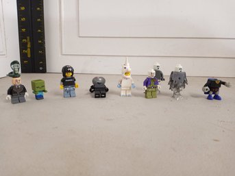 9 Lego People, Includes The Joker And Player 1
