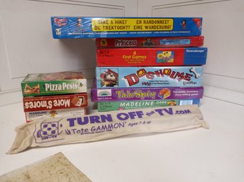 10 NOS Board Games. See Pictures For Contents Of The Lot