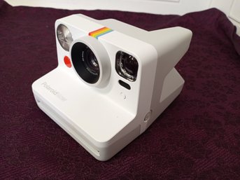 A Polaroid Now, Autofocus I-Type Instant Camera