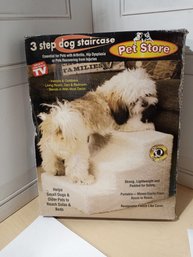 NOS Pet Store Brand 3 Step Dog Staircase.