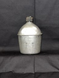 VOLLRATH WWII US MILITARY METAL ORIGINAL CANTEEN DATED 1945