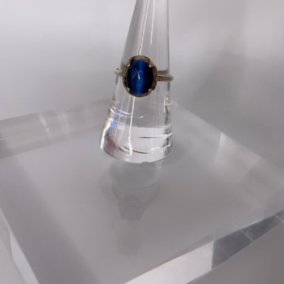 Sterling Silver Ring With Dark Blue Stone 2.14g