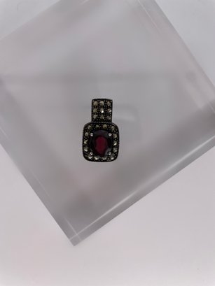 Sterling Silver Charm With Red Stone 4.28g
