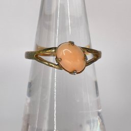 Sterling Silver Ring With Light Pink Stone 1.45g
