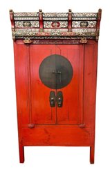 Rare Chinese Qing Dynasty 19th Century Red Lacquered Wedding Cabinet With Carvings Linen Press